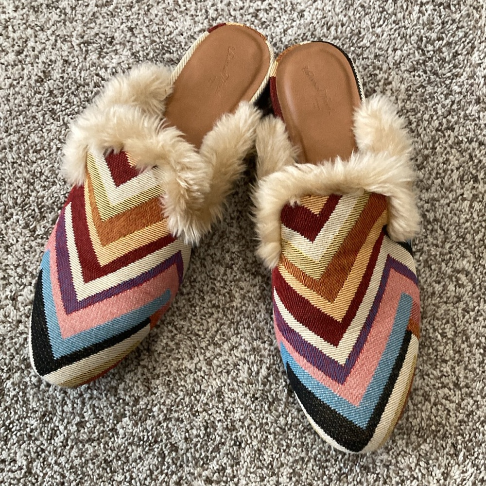 Universal Thread slip on shoes, size 11 women’s - Picture 2 of 7